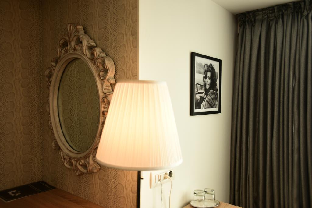 La Rocca Boutique Hotel Craiova Kültér fotó