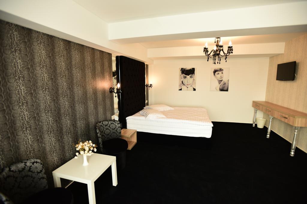 La Rocca Boutique Hotel Craiova Kültér fotó