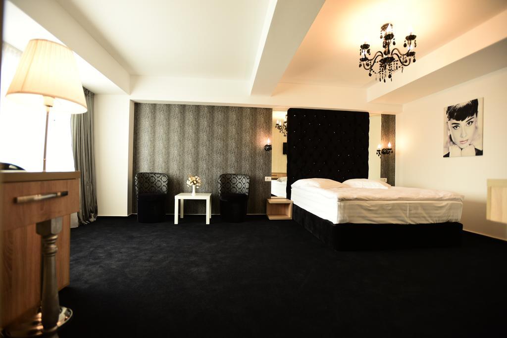 La Rocca Boutique Hotel Craiova Kültér fotó