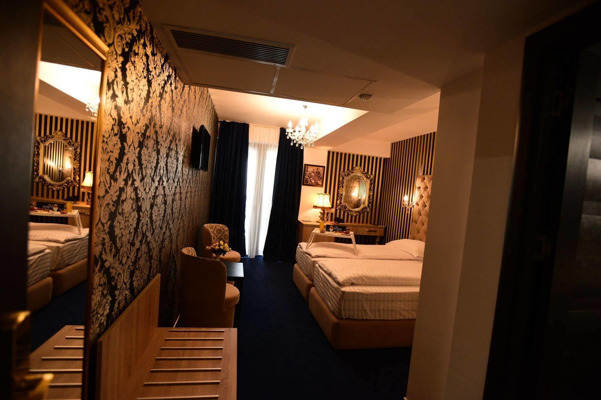 La Rocca Boutique Hotel Craiova Kültér fotó