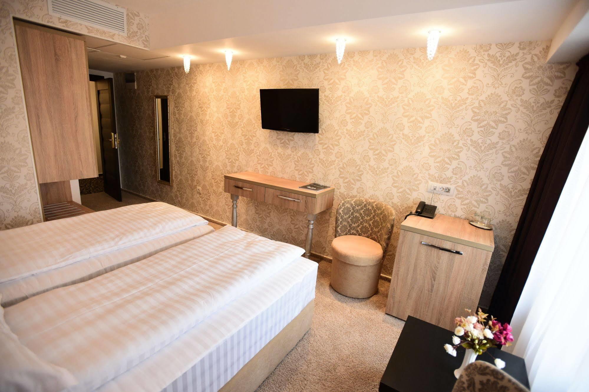 La Rocca Boutique Hotel Craiova Kültér fotó